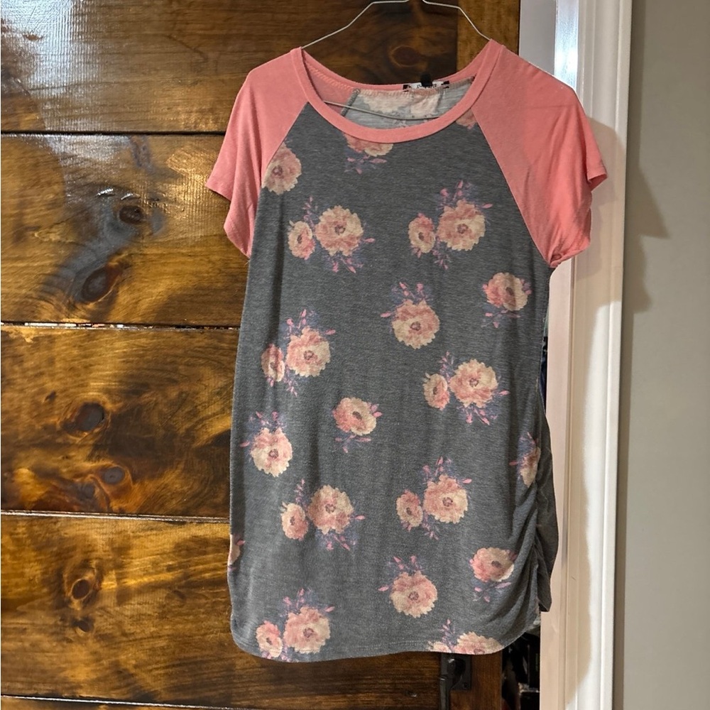 Floral maternity shirt